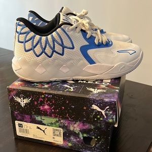 MB1 Lo white/blue size 7.5